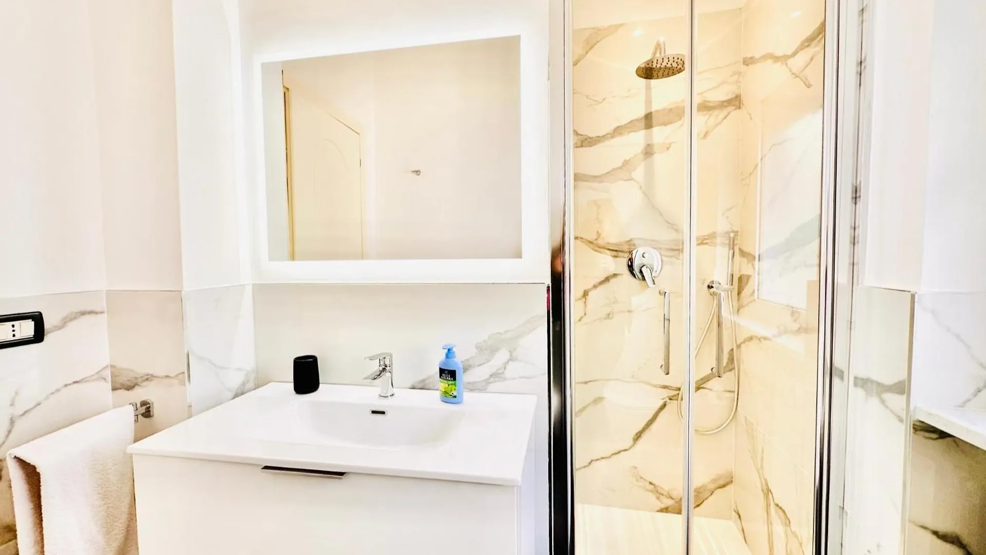 Hostdomus - Casa Anna Apartment Finale Ligure Italy